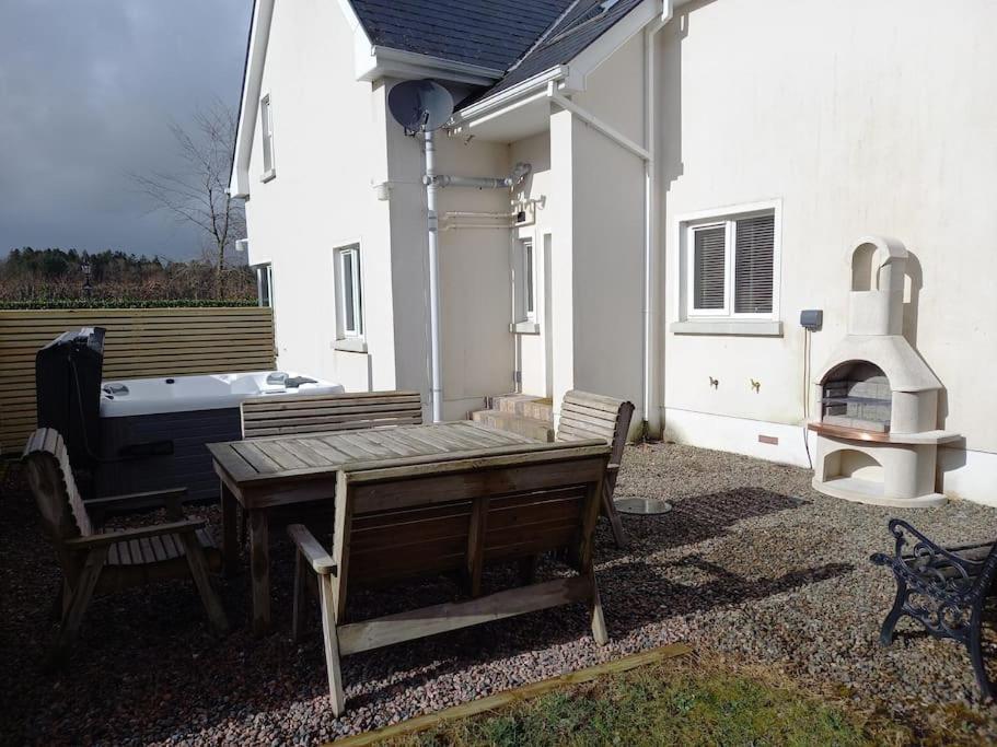 Dovecote Lodge On The 5 Star Lough Erne Resort Ballycassidy Extérieur photo